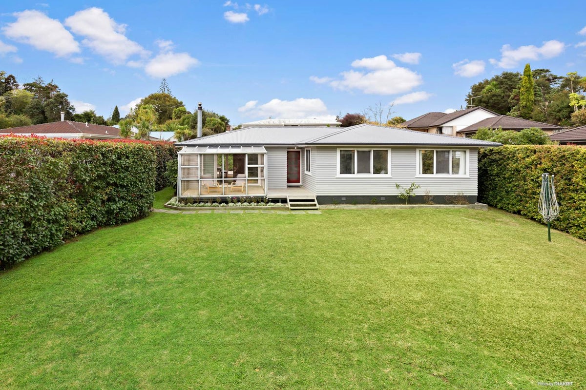 14 Millbrook Road, Henderson, Auckland - Carousel 1