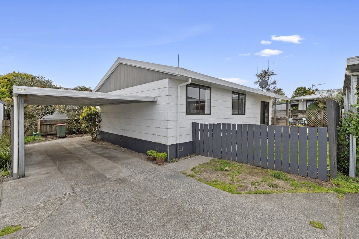 95B Oakfield Crescent, Pukete, Hamilton - Carousel 1