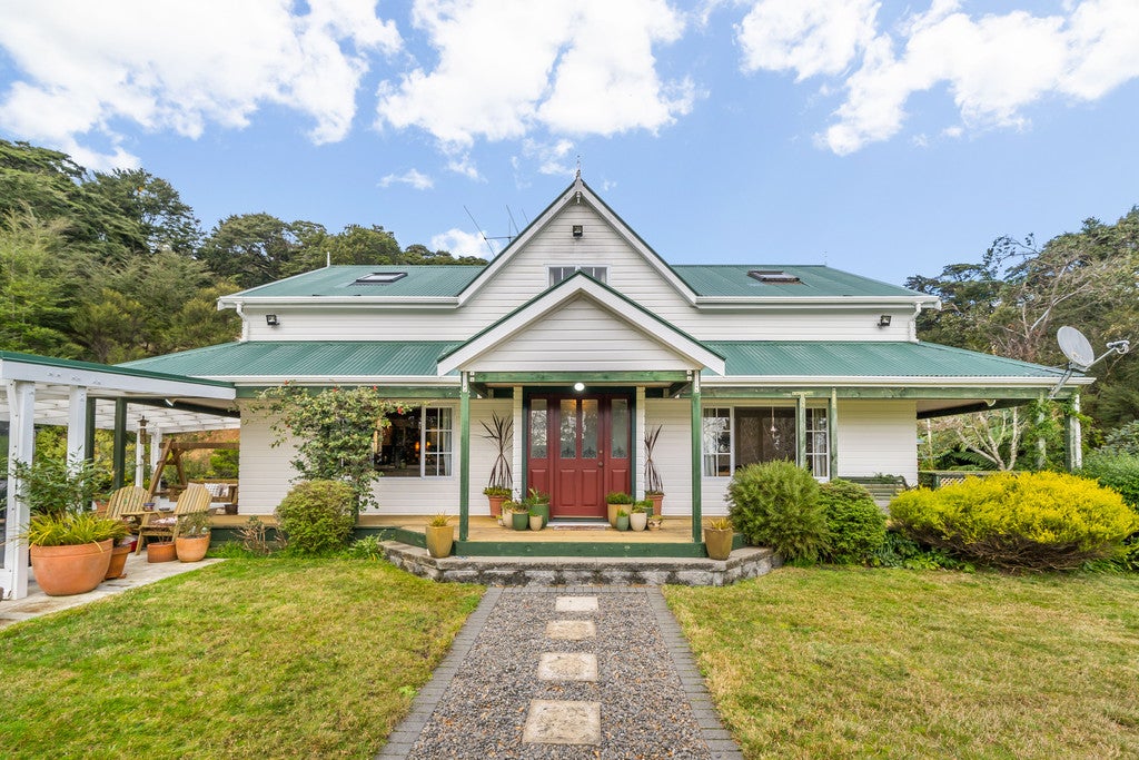 4A Janet Frame Way, Whitemans Valley, Upper Hutt - Carousel 1