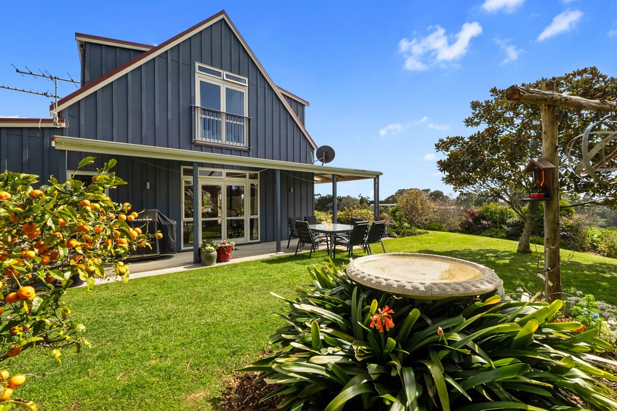 211 Smart Road, Hillsborough, New Plymouth - Carousel 2