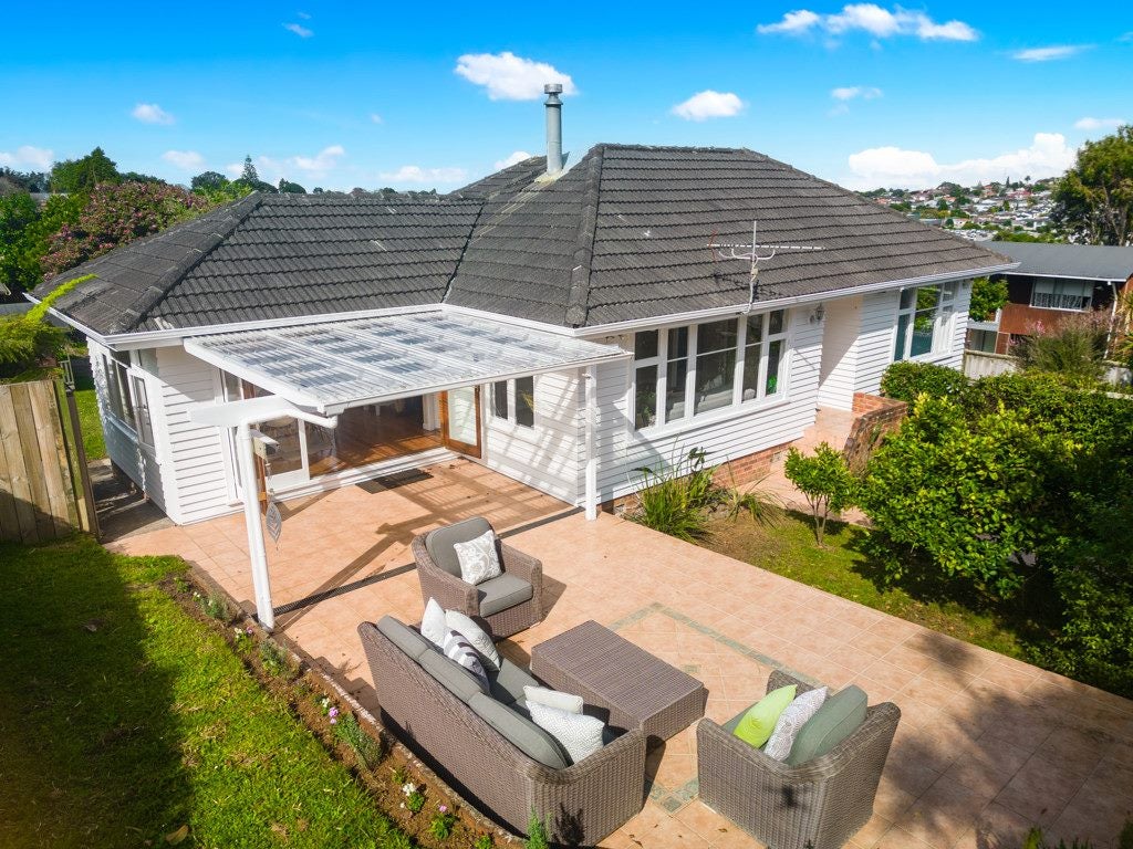 3A WARREN AVE, Three Kings, Auckland - Carousel 31
