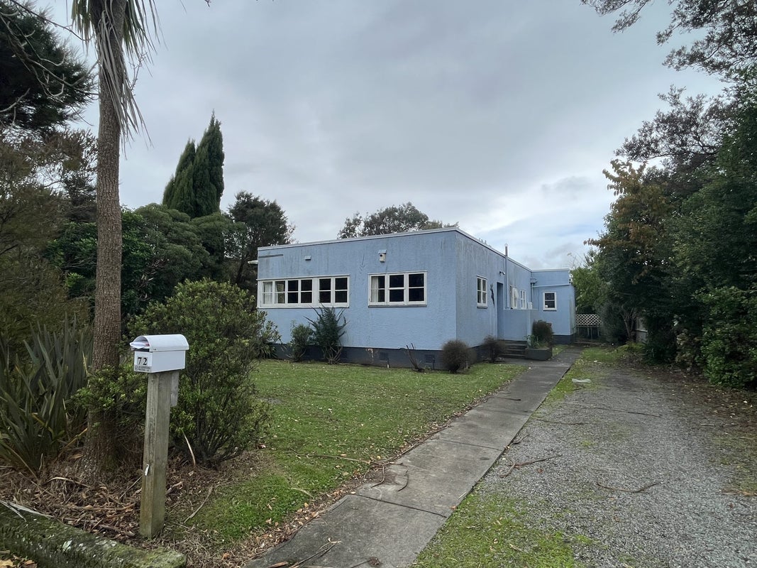72 Savage Crescent, West End, Palmerston North - Carousel 1