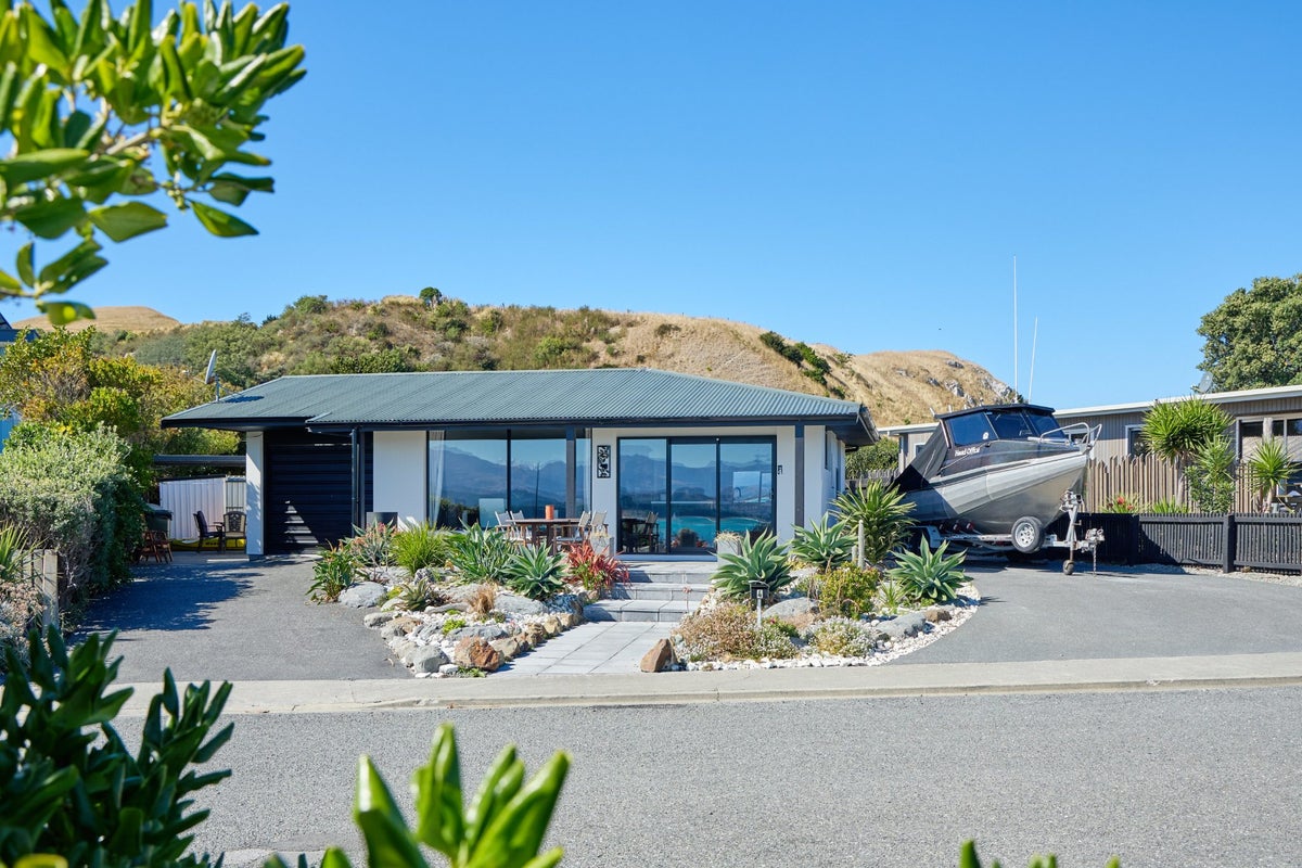 4 Moa Road, South Bay, Kaikoura - Carousel 1