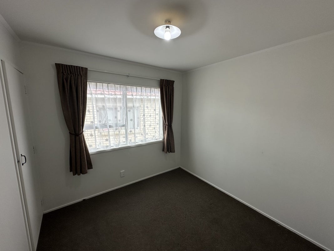 406 Bucklands Beach Road, Bucklands Beach, Auckland - Carousel 6