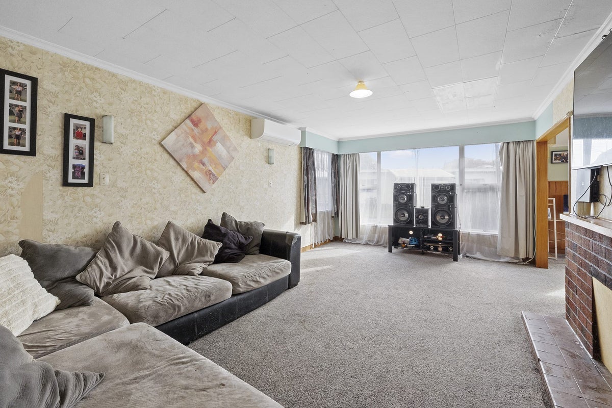 26D Simons Street, Moturoa, New Plymouth - Carousel 2