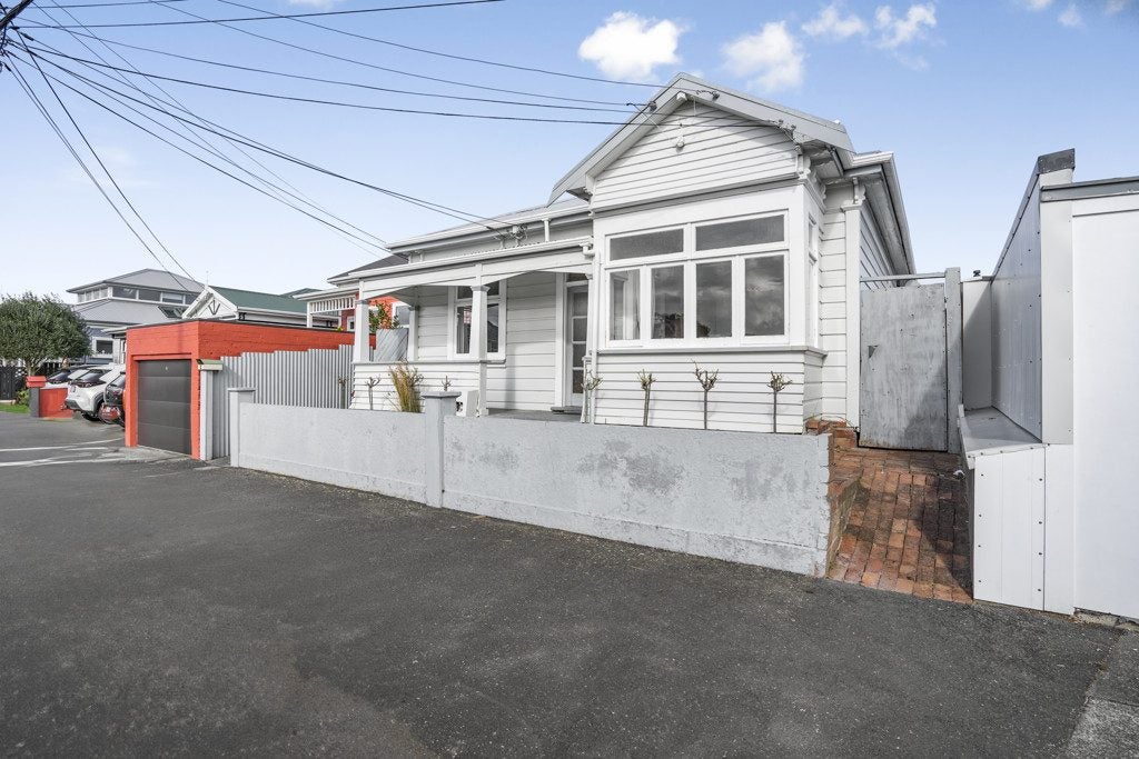 6 Adelaide Street, Petone, Lower Hutt - Carousel 25