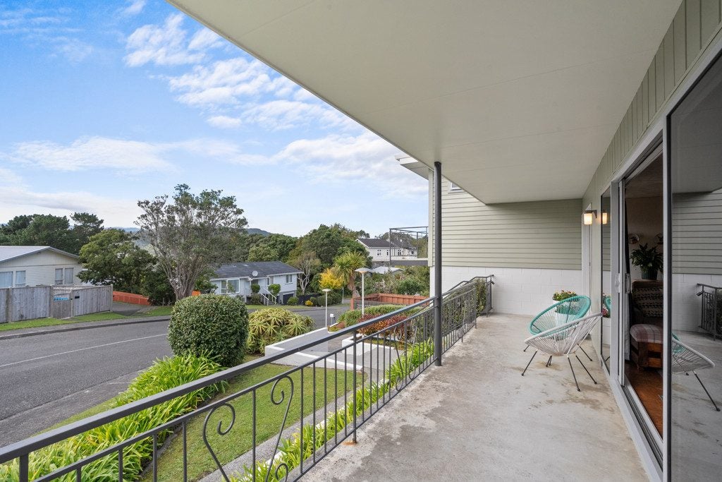2 Rondane Place, Tirohanga, Lower Hutt - Carousel 2