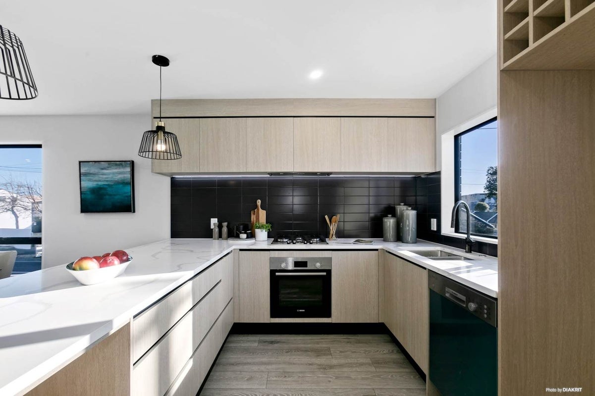 1/864 Mount Eden Road, Three Kings, Auckland - Carousel 2