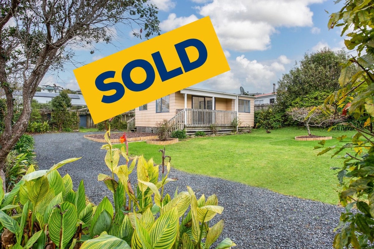 51 Awaroa Road, Helensville, Rodney, Auckland - Carousel 1