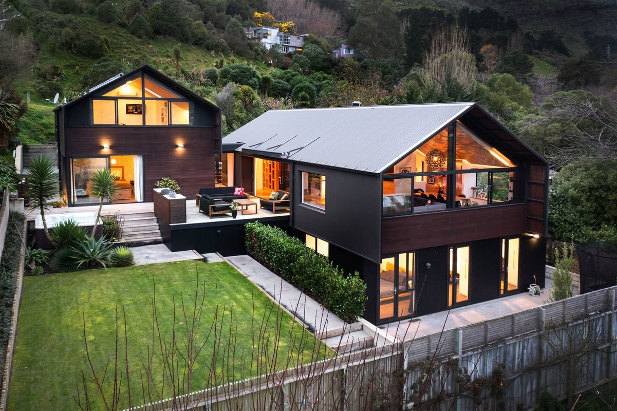2 Hammerton Lane, Heathcote Valley, Christchurch - Carousel 1