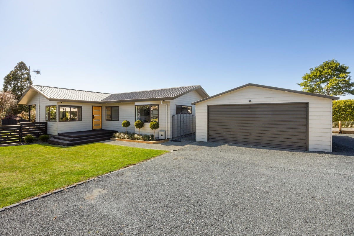 1077 Kihikihi Road, Te Awamutu, Te Awamutu - Carousel 1