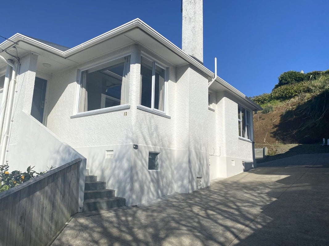 12 Lawry Street, Moturoa, New Plymouth - Carousel 2