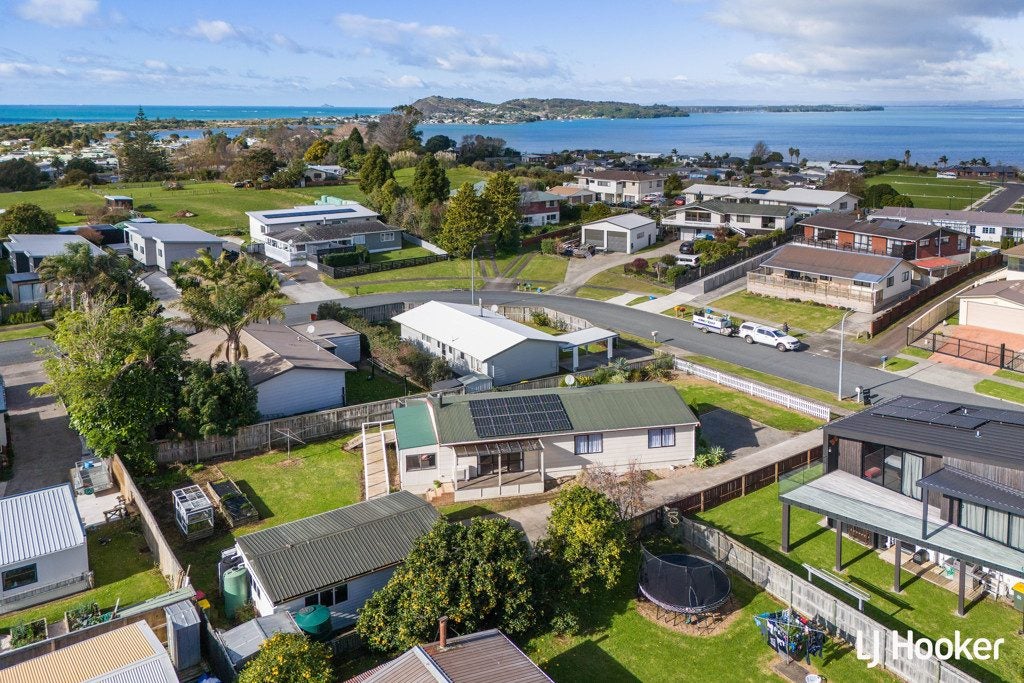 3 Adela Stewart Drive, Athenree, Katikati - Carousel 1