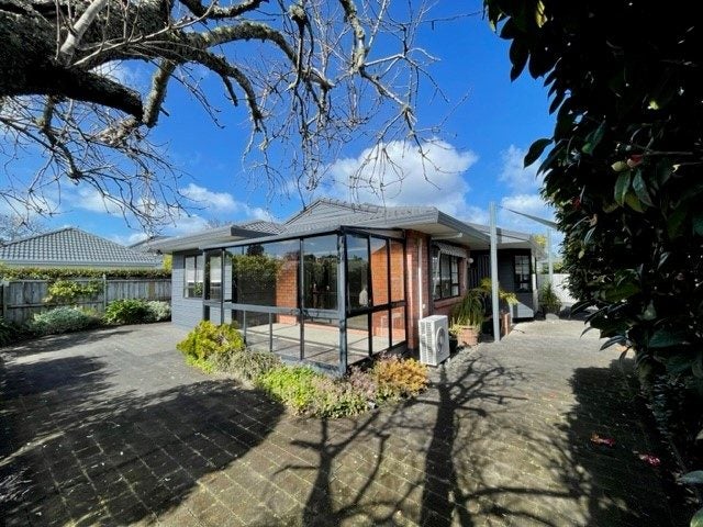 2/48 Shakespeare Road, Milford, Auckland - Carousel 2