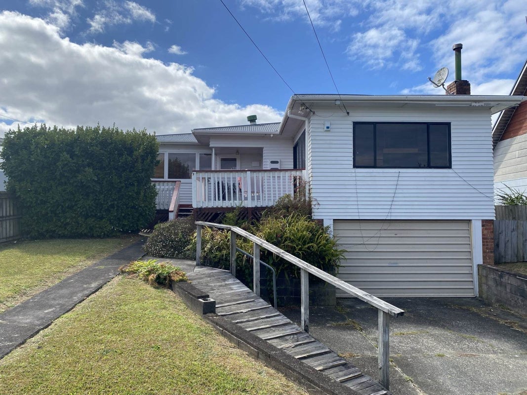 104 Whitney Street, New Windsor, Auckland - Carousel 1