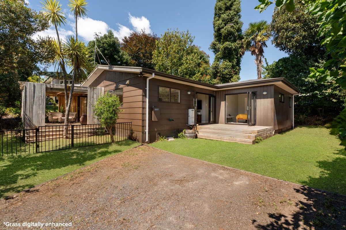 6 Rutherford Street, Otumoetai, Tauranga - Carousel 1