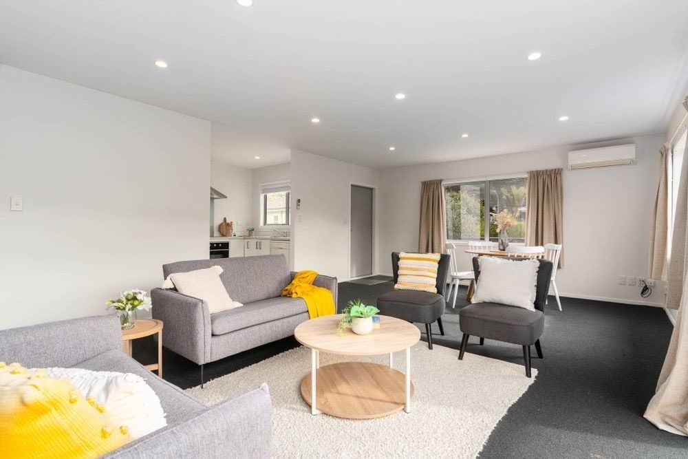 7B Mclellan Street, Tawa, Wellington - Carousel 1