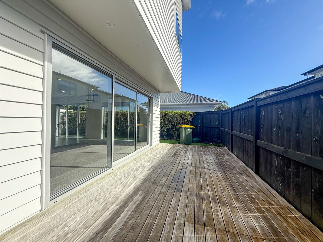 11B Holland Avenue, Point England, Auckland - Carousel 12