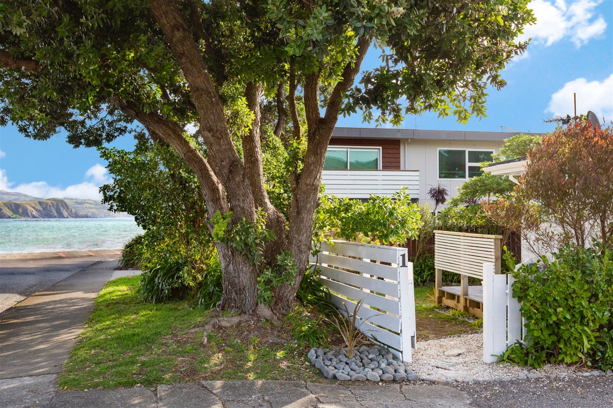 1/1 Cluny Road, Plimmerton, Porirua - Carousel 2