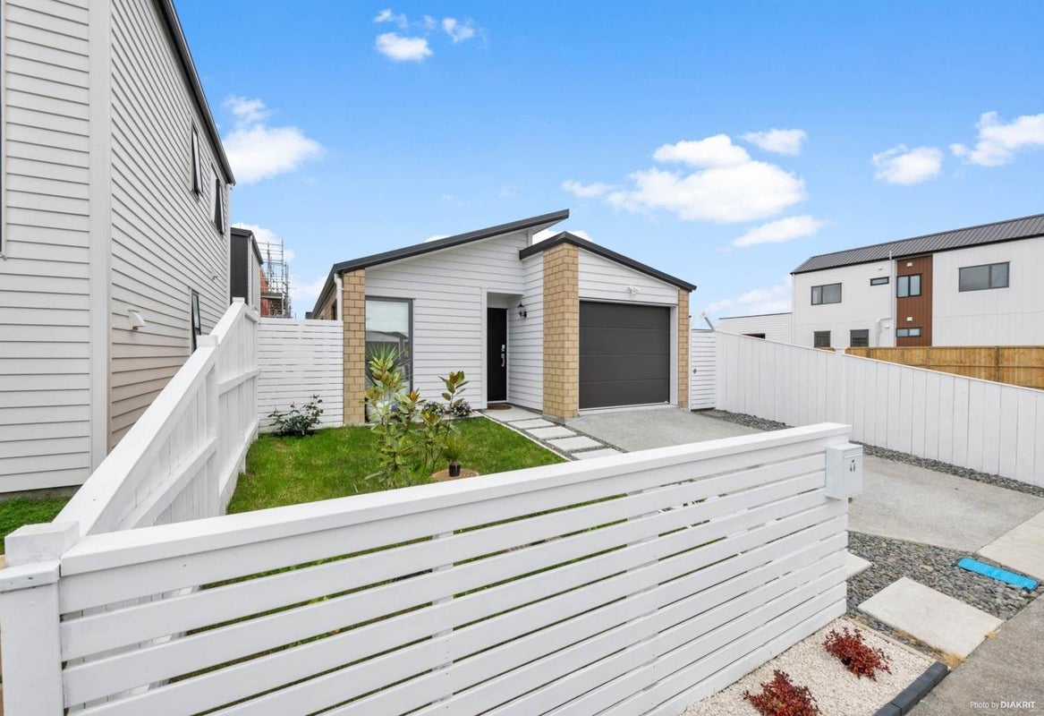 46 Clayden Shuttleworth Street, Ardmore, Auckland - Carousel 1