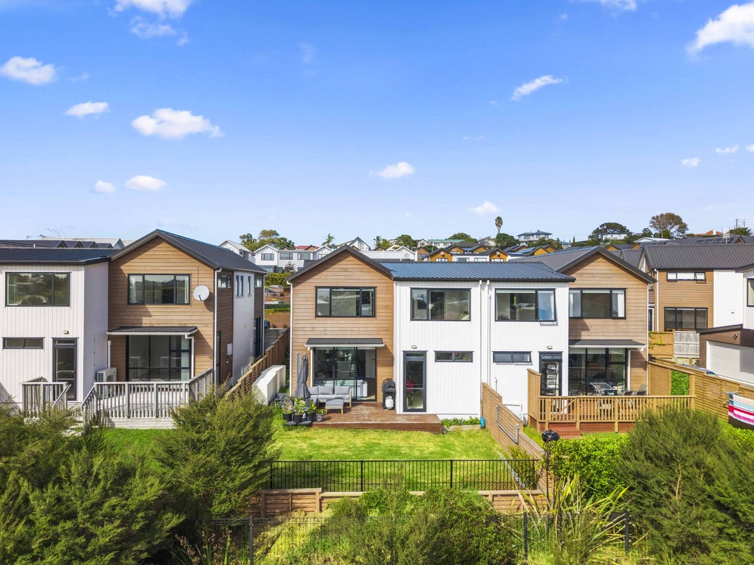 10 Seafarer Crescent, Stanmore Bay, Whangaparaoa - Carousel 2