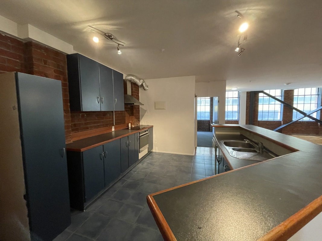 8H Egmont Street, Te Aro, Wellington - Carousel 1