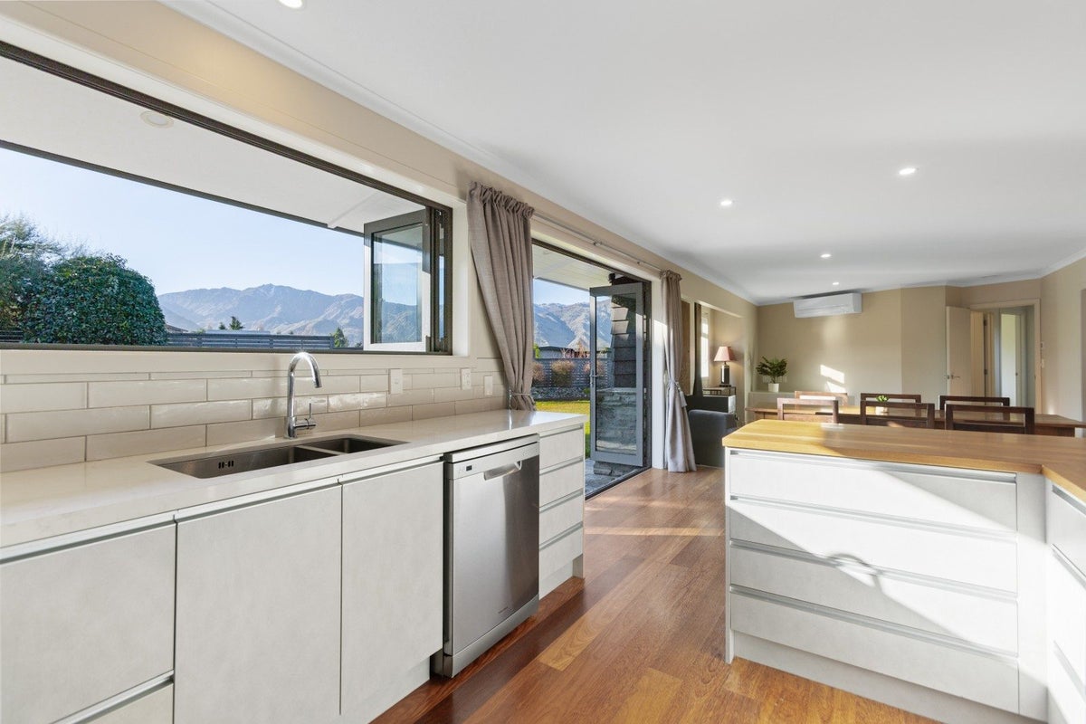 58 Nichol Street, Wanaka - Carousel 2