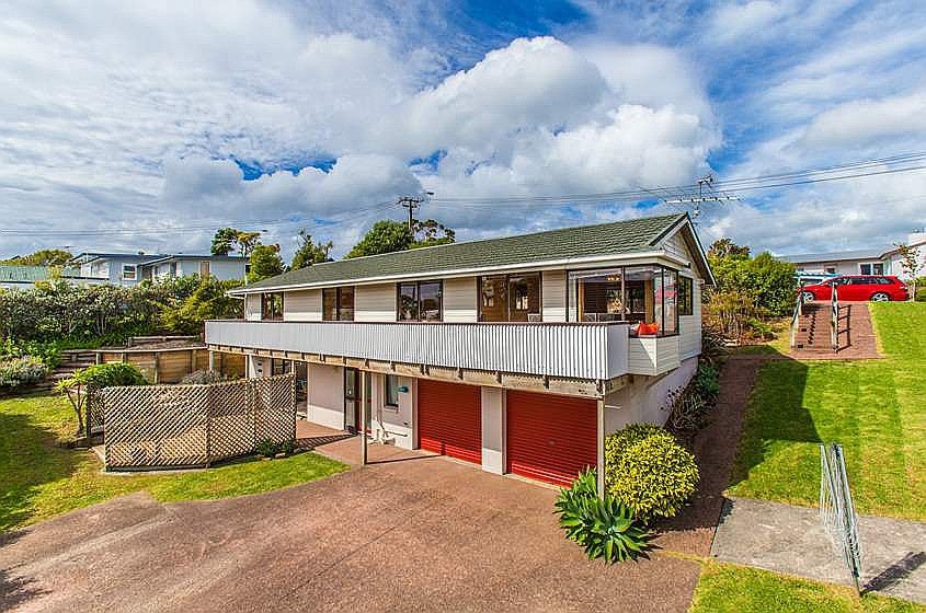 16 Sunnynook Road, Sunnynook, Auckland - Carousel 1
