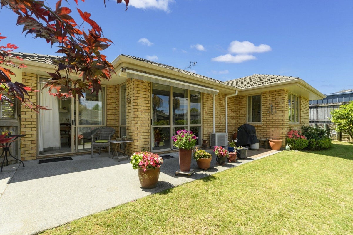 7 Goodrich Close, Bethlehem, Tauranga - Carousel 2