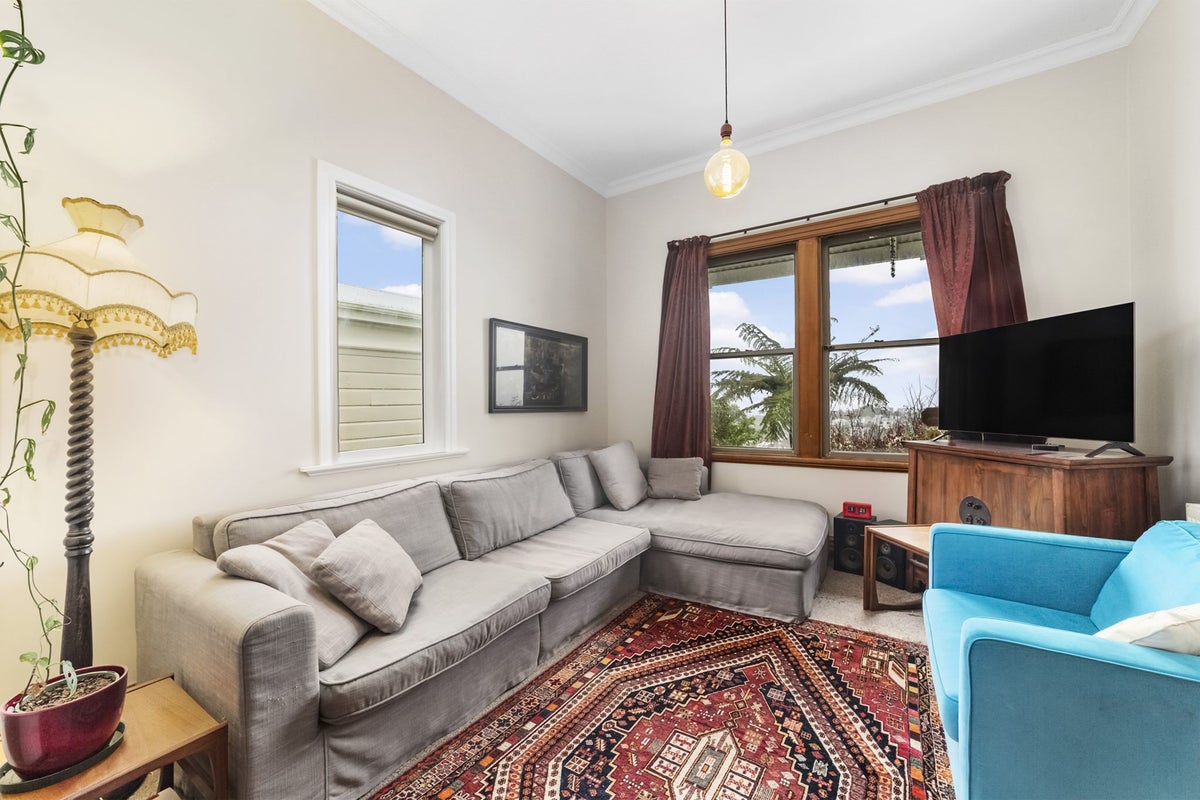 7 Fairview Crescent, Kelburn, Wellington - Carousel 2