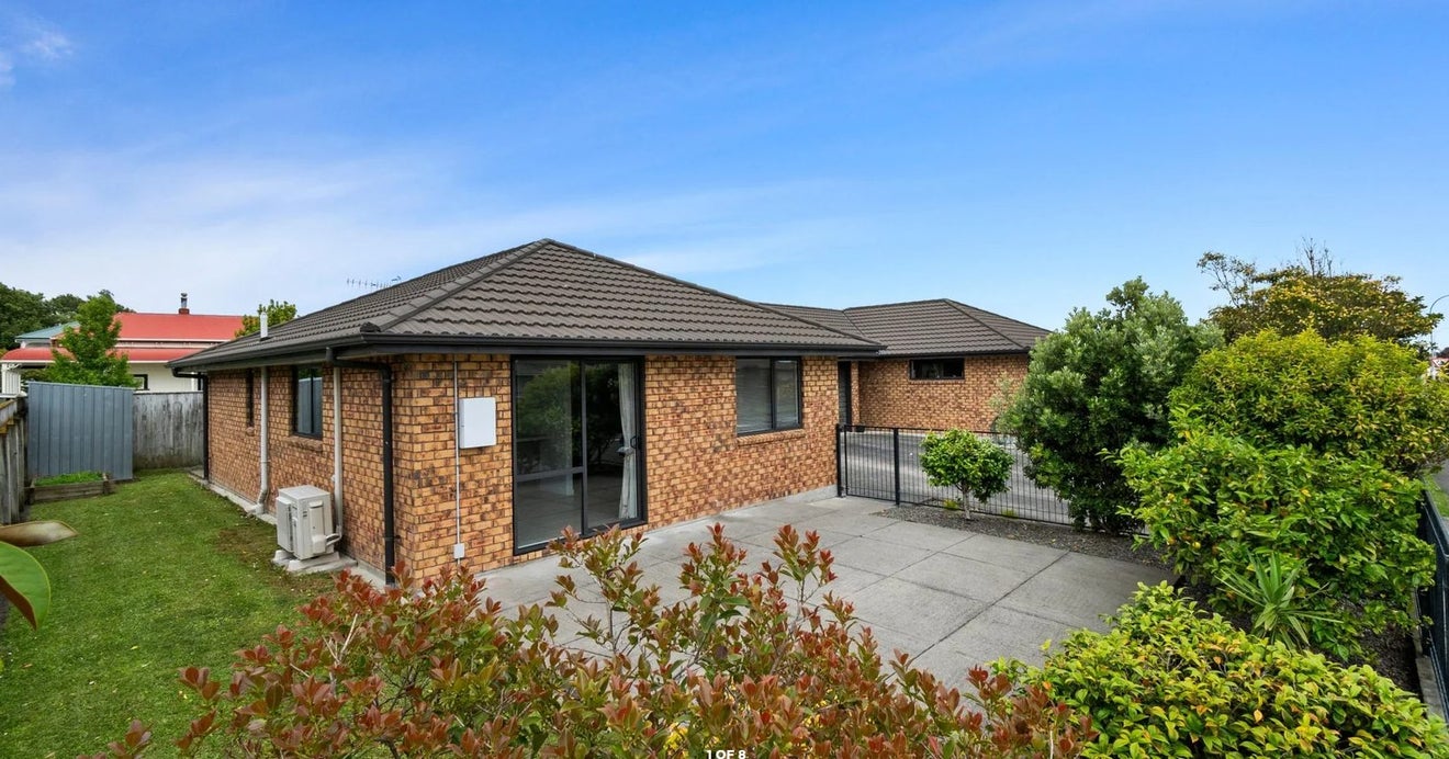 52 Brooklyn Heights Drive, Kelvin Grove, Palmerston North - Carousel 1