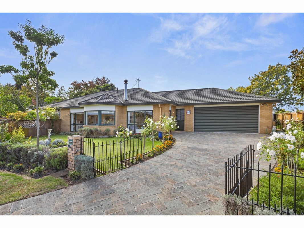 40 Forth Crescent, Glenview, Hamilton - Carousel 2