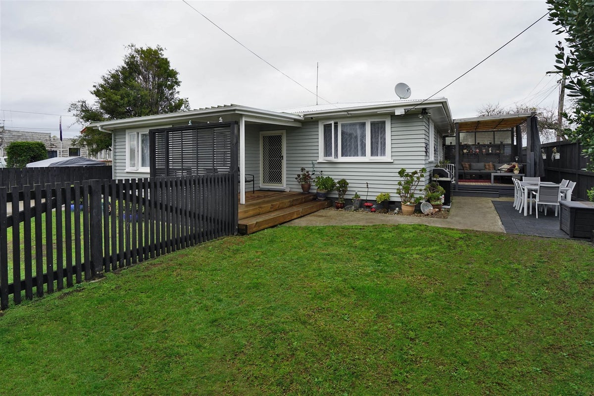 17 Sayer Street, Frankton, Hamilton - Carousel 1
