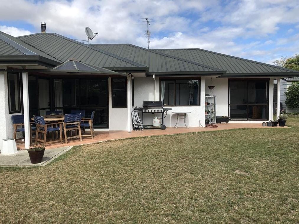 17 Martin Avenue, Wakefield - Carousel 2