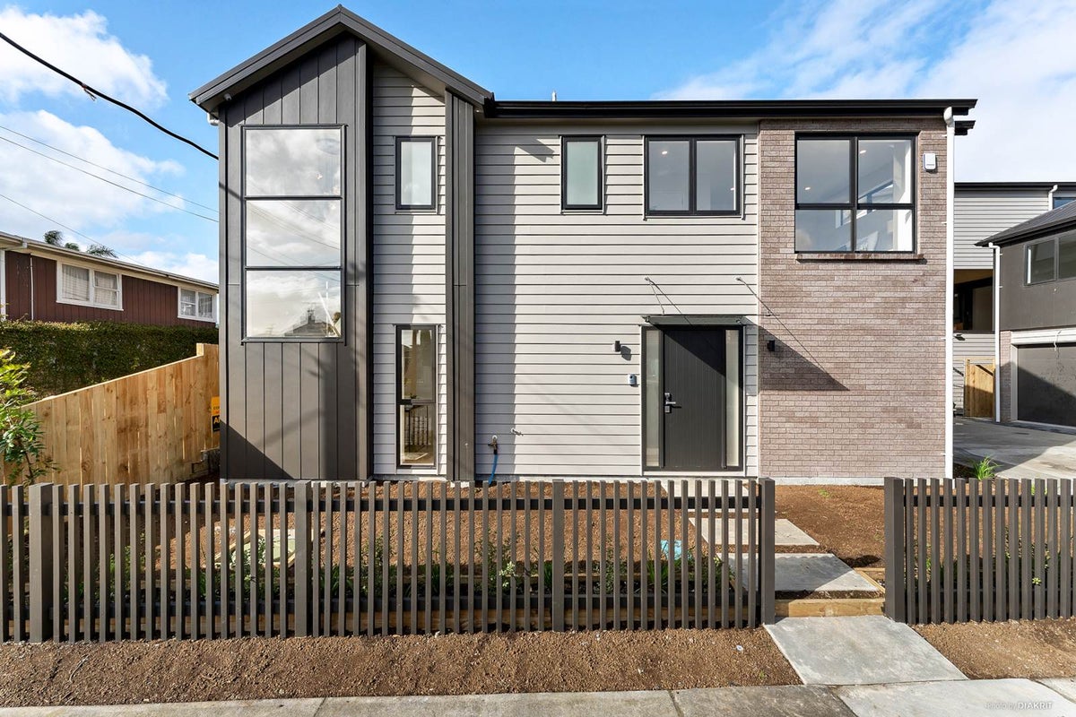 10A Swan Crescent, Pakuranga, Auckland - Carousel 1