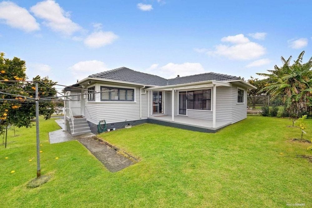 61 Taikata Road, Te Atatu Peninsula, Auckland - Carousel 2