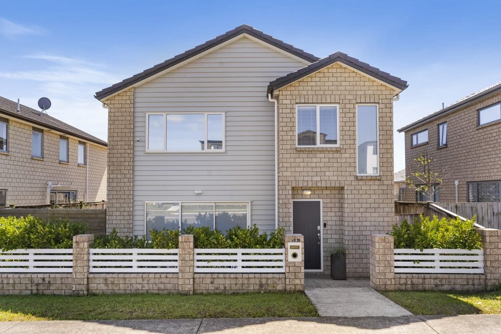 392 Ormiston Road, Flat Bush, Auckland - Carousel 1