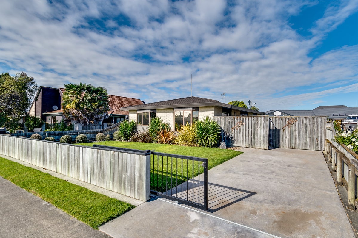47 Park Road, Greenmeadows, Napier - Carousel 1