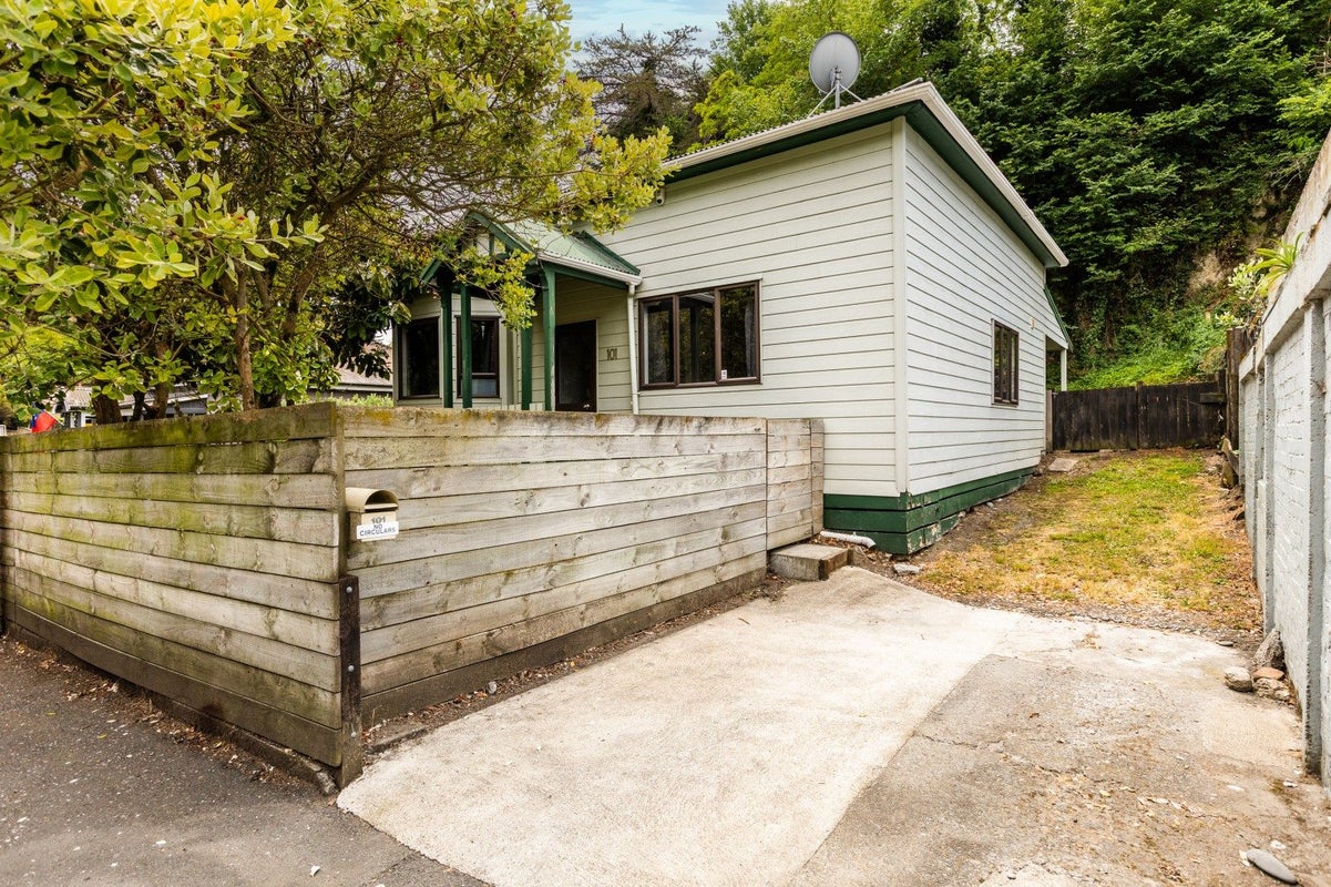 101 Shakespeare Road, Bluff Hill, Napier - Carousel 17