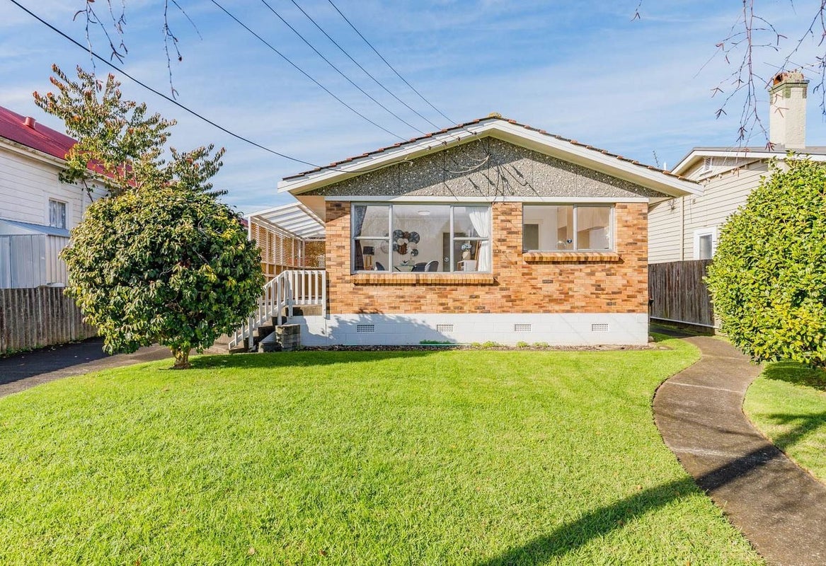 1/26 Pah Road, Epsom, Auckland - Carousel 1