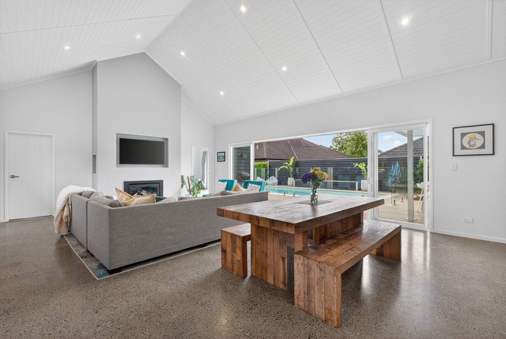 6 Sophia Place, Karaka, Papakura - Carousel 2