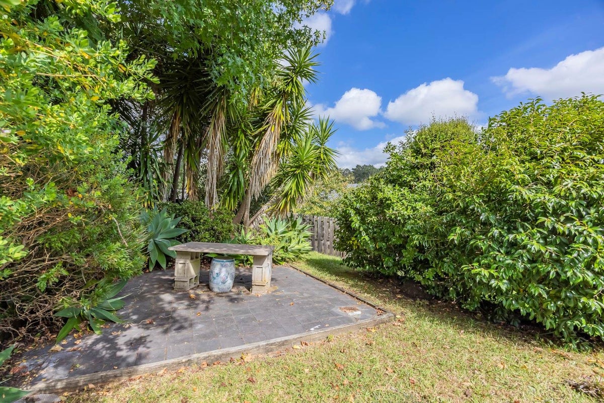 2 Glendawn Place, Bayview, Auckland - Carousel 27