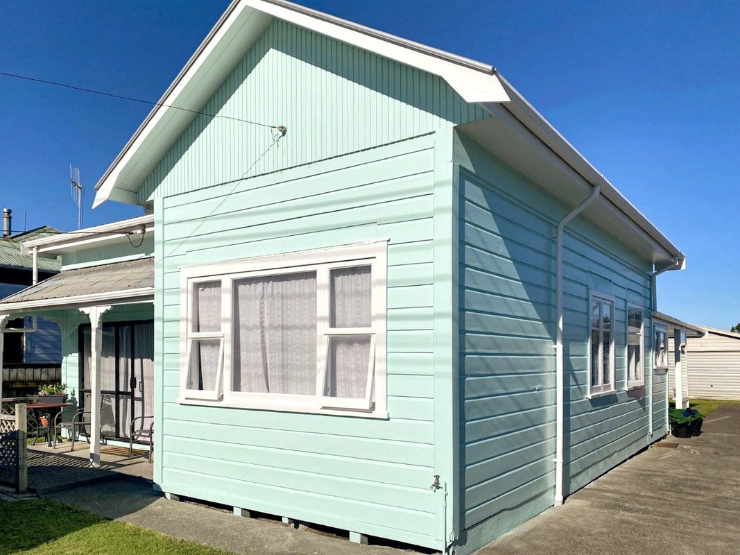 15 Gibson Street, Aramoho, Whanganui - Carousel 2