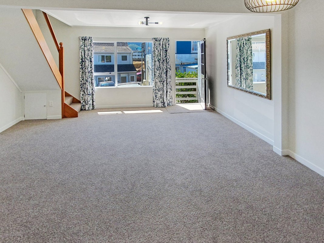 0 Roxburgh - Ettrick Road, Dumbarton, Roxburgh - Carousel 2