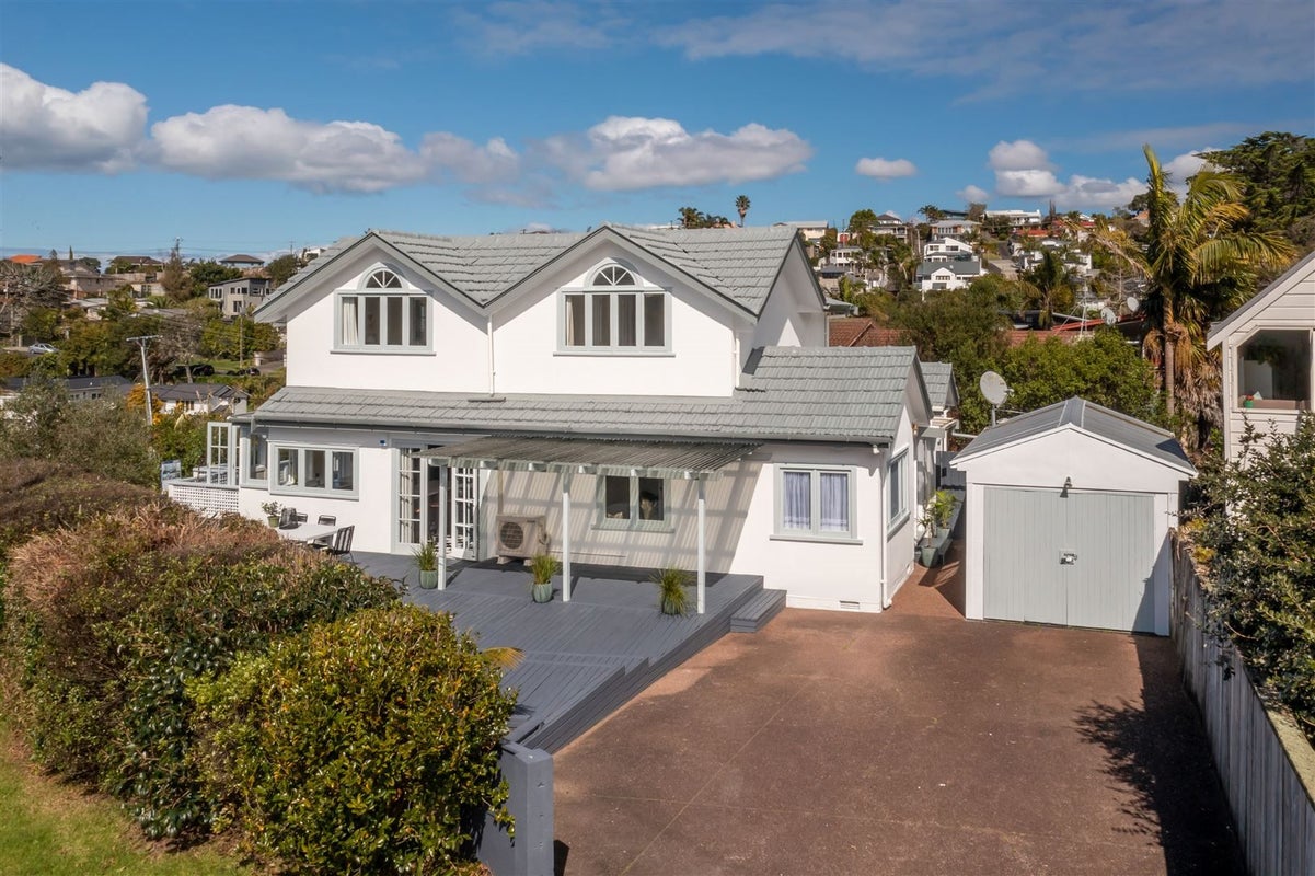 1/42 Hebron Road, Waiake, Auckland - Carousel 1