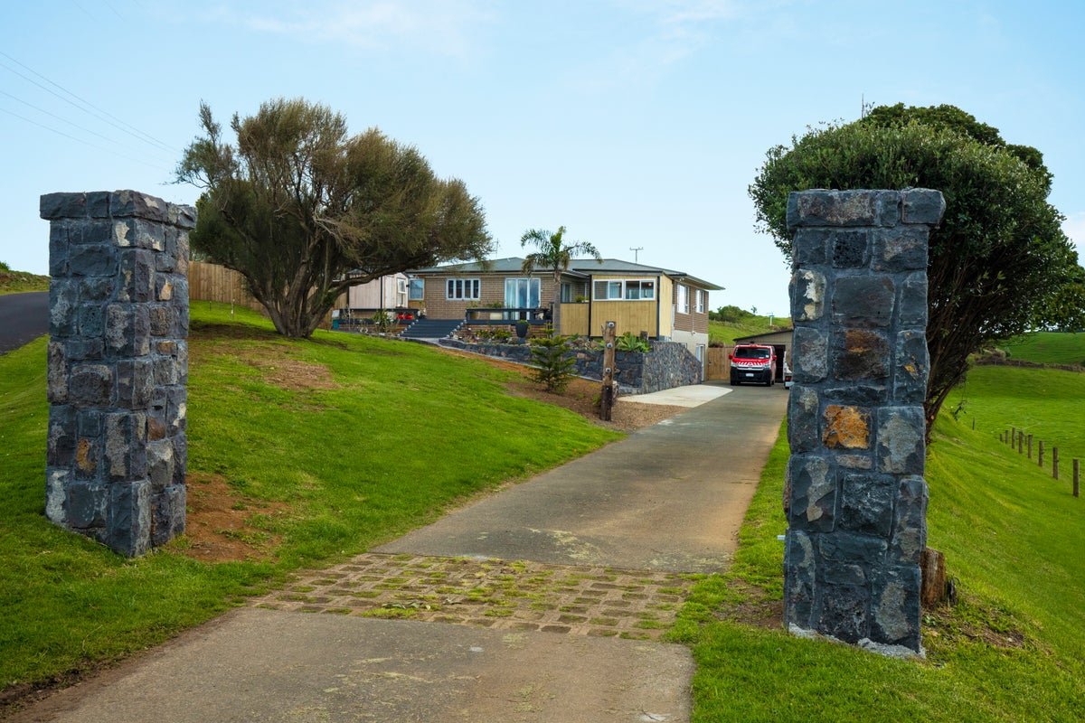 400 Maioro Road, Waiuku - Carousel 1