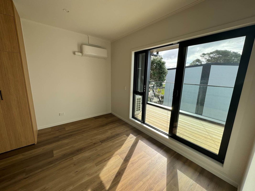 204/48 Clay Works Lane, New Lynn, Auckland - Carousel 1