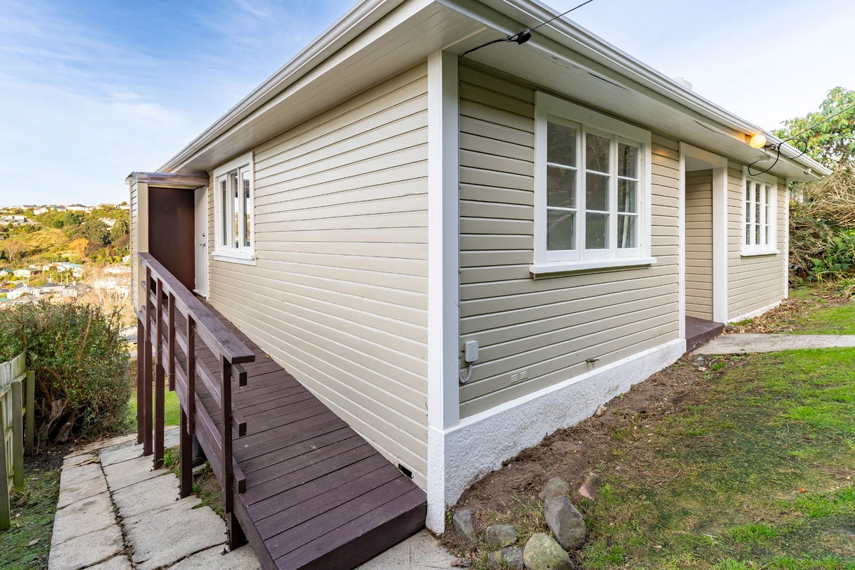 8 Robinson Street, Lookout Point, Dunedin - Carousel 2