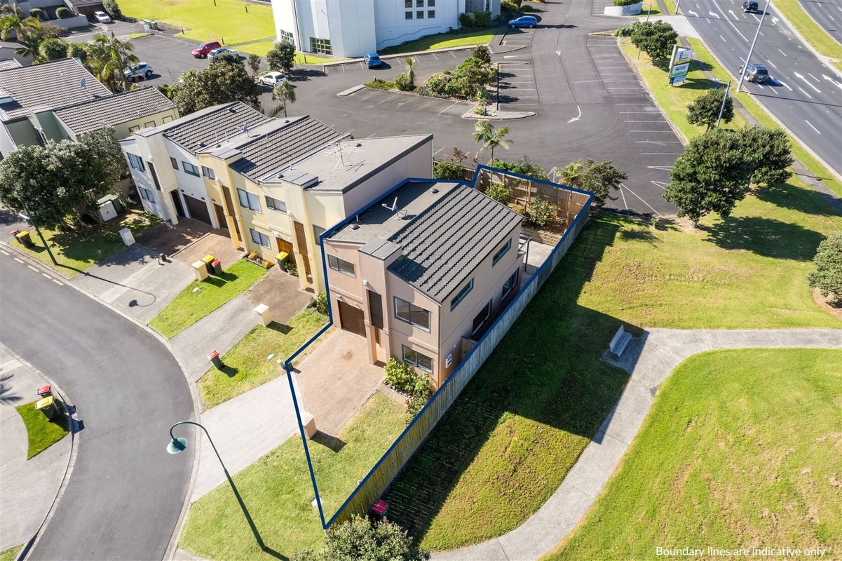 24 Puma Drive, Golflands, Auckland - Carousel 1
