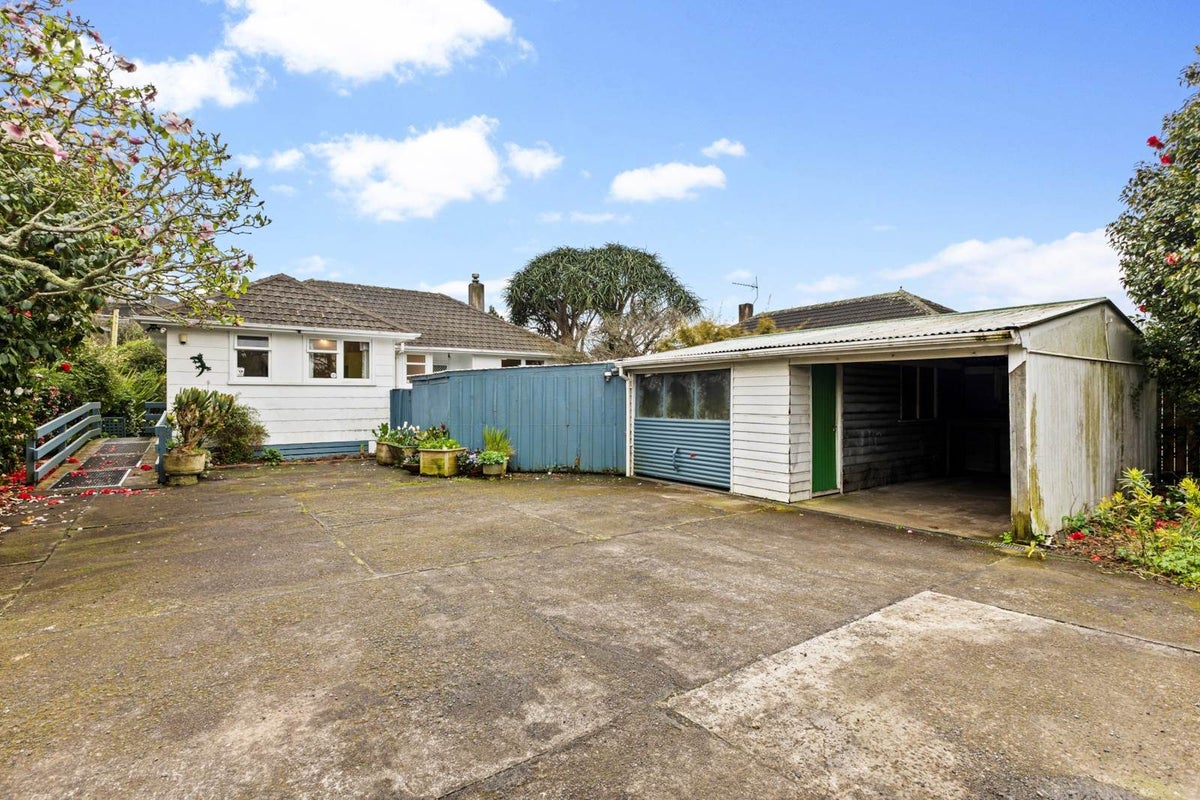 65 Middlemore Crescent, Papatoetoe, Manukau City, Auckland - Carousel 1
